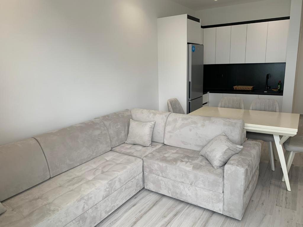Delfin Apartments Sarandë Esterno foto
