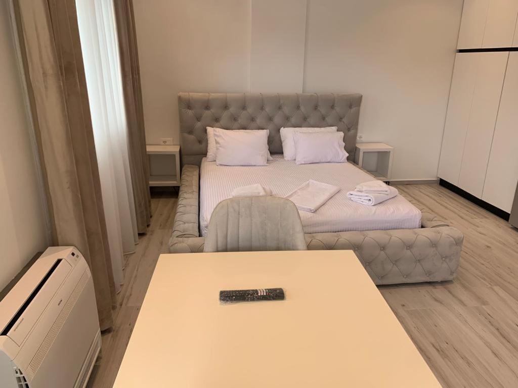 Delfin Apartments Sarandë Esterno foto
