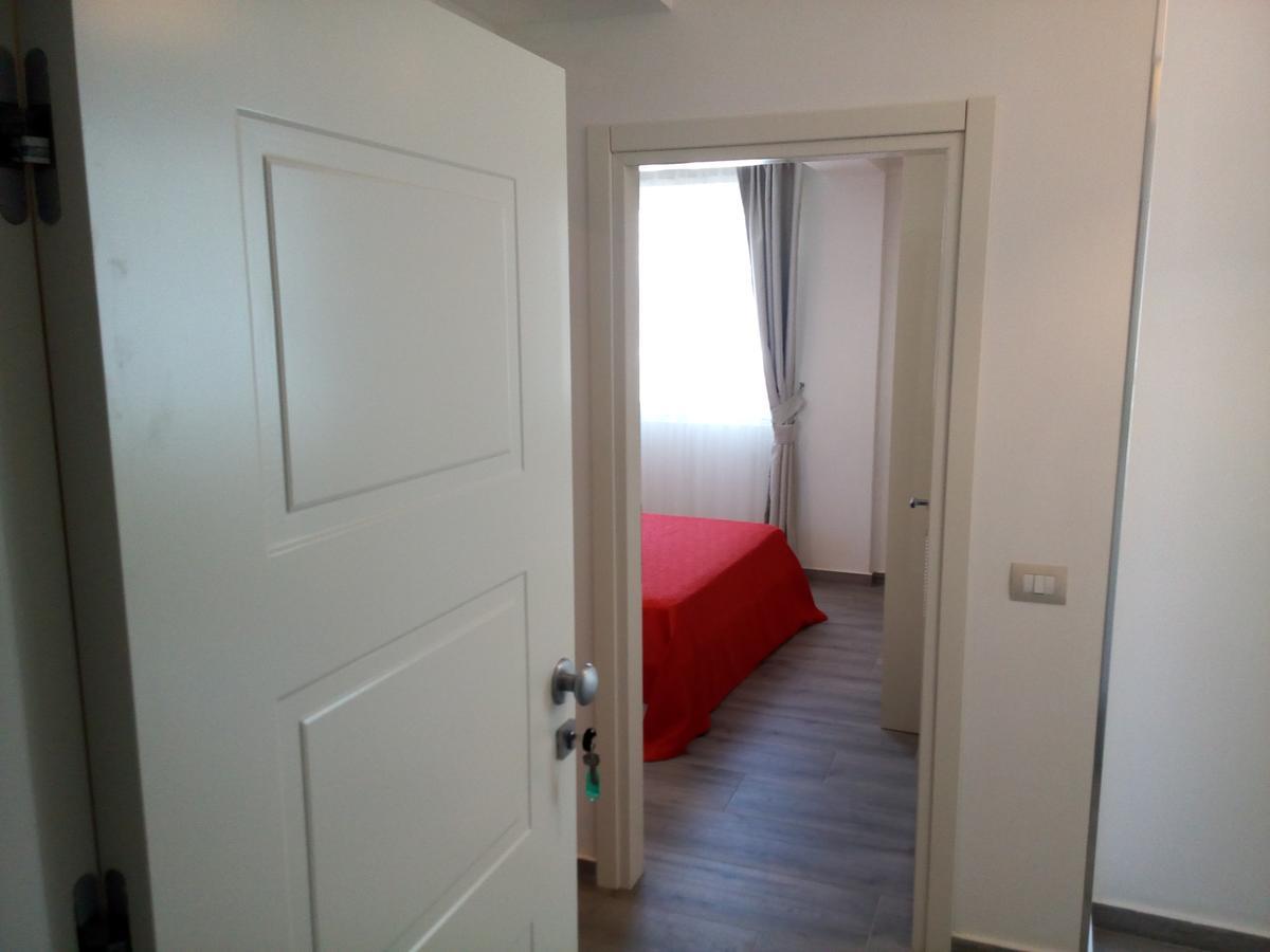 Delfin Apartments Sarandë Esterno foto