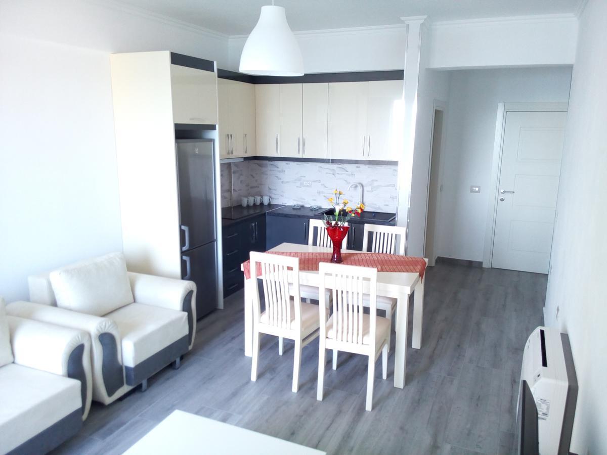 Delfin Apartments Sarandë Esterno foto