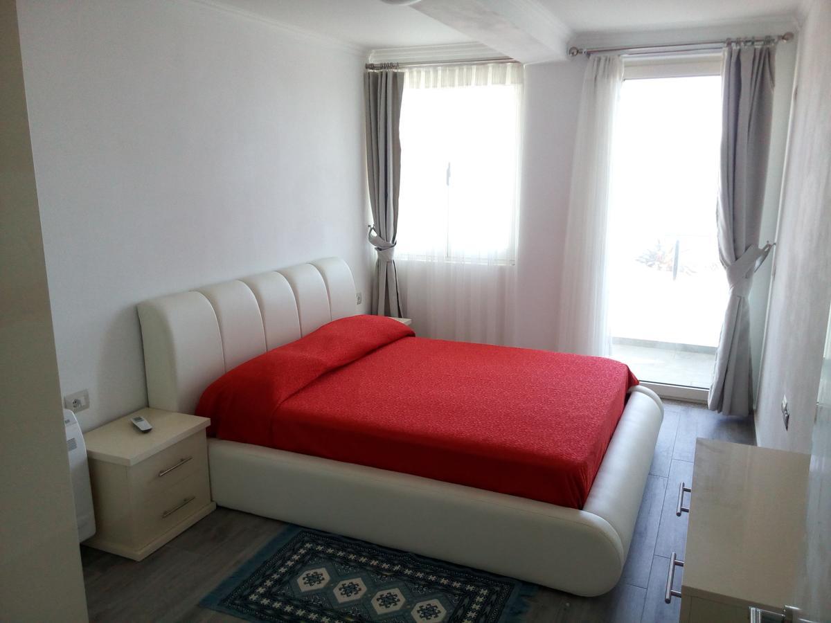Delfin Apartments Sarandë Esterno foto