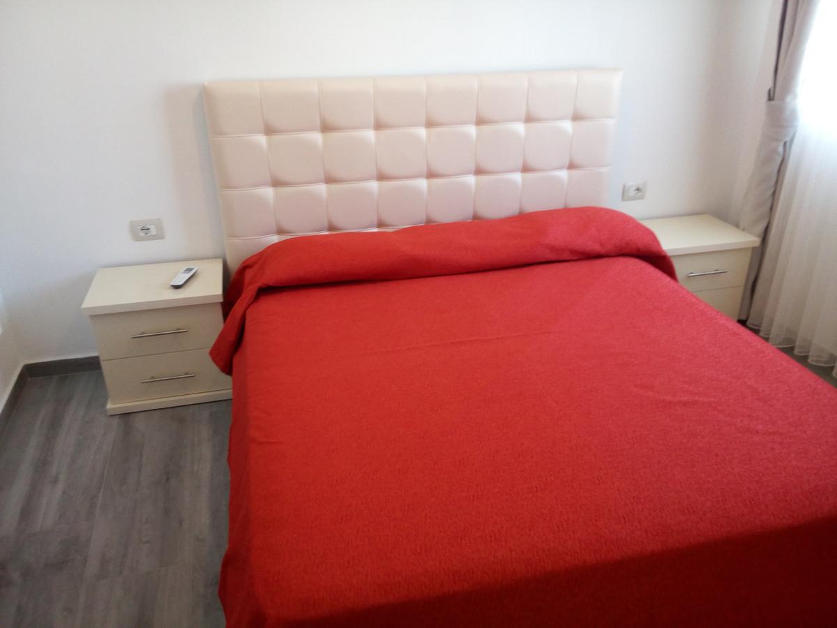 Delfin Apartments Sarandë Esterno foto